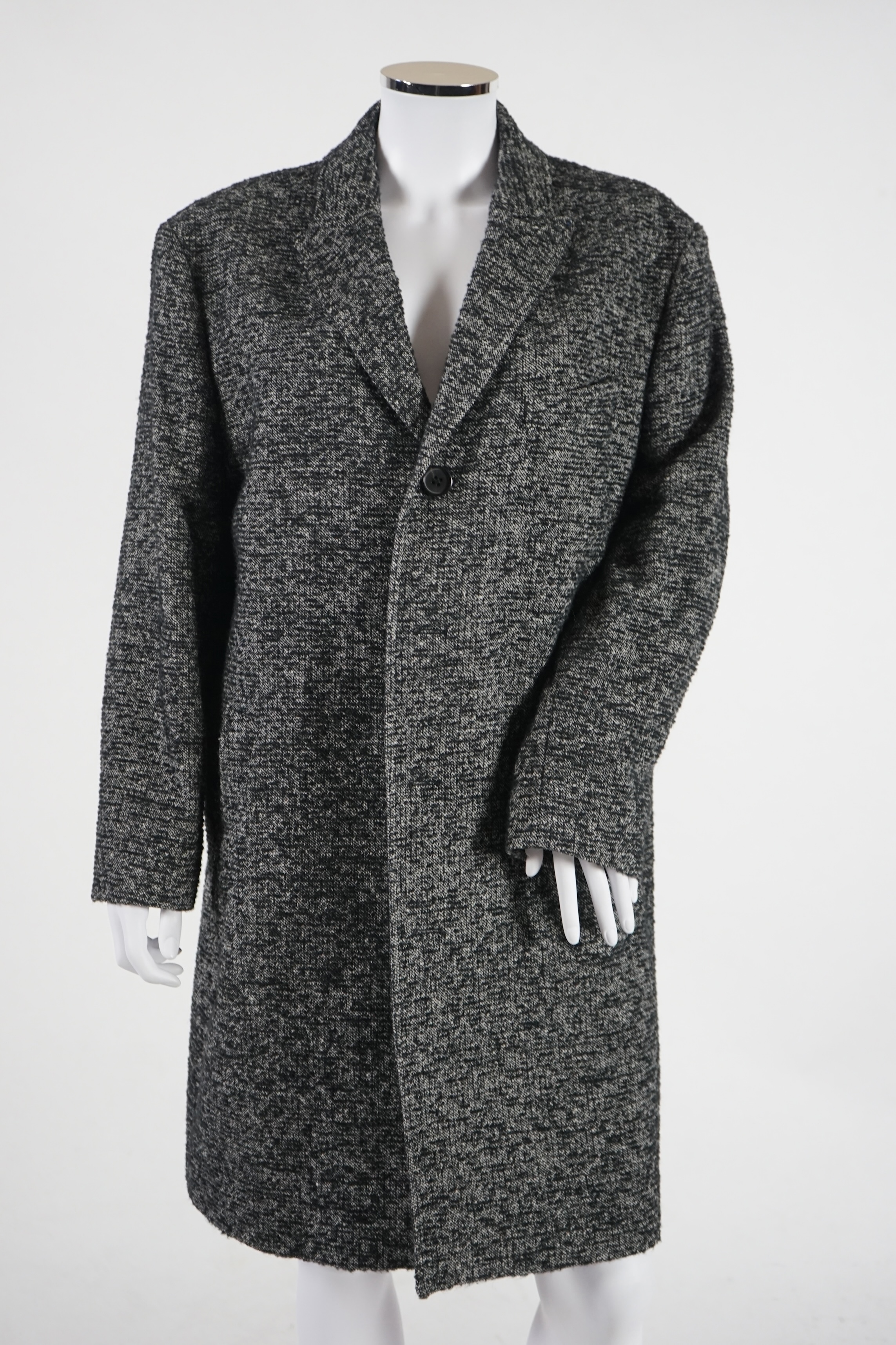 Five unisex and lady's coats including Tommy Hilfiger, Large - X Large. Proceeds to Happy Paws Puppy Rescue
